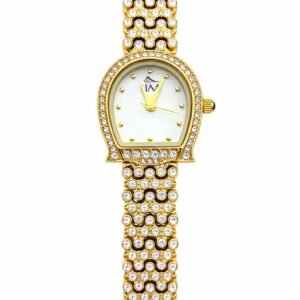 ساعه نسائيه انيقه باللون الابيض